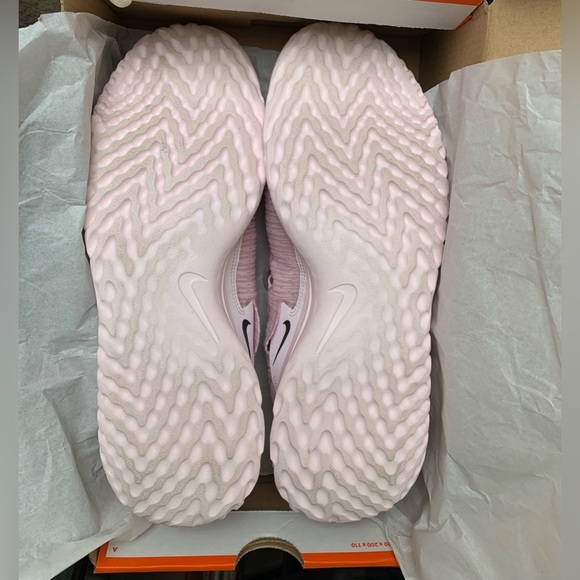 Nike Renew Arena Womens 11 - Picture 9 of 9